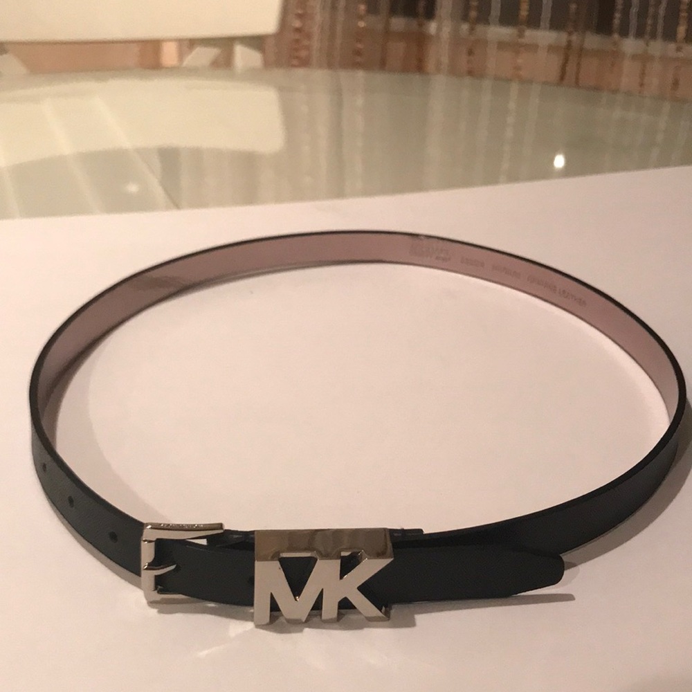 Michael Kors woman’s Black/Silver Logo Belt
